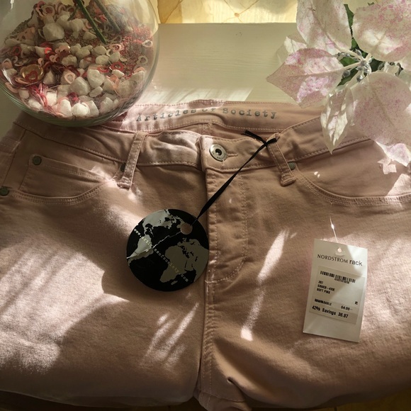 Jeans - Picture 1 of 5